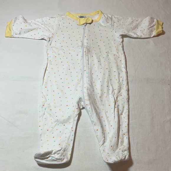 Gerber - White One Piece Newborn baby Sleeper with Yellow and Orange Dots - Picture 2 of 4